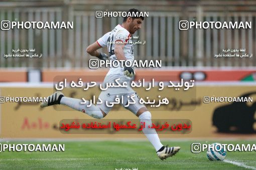 595835, Tehran, [*parameter:4*], لیگ برتر فوتبال ایران، Persian Gulf Cup، Week 27، Second Leg، Naft Tehran 2 v 2 Foulad Khouzestan on 2017/04/14 at Takhti Stadium