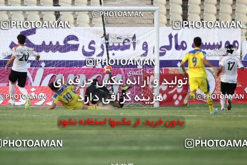 683112, Tehran, [*parameter:4*], لیگ برتر فوتبال ایران، Persian Gulf Cup، Week 8، First Leg، Naft Tehran 1 v 0 Mes Kerman on 2013/09/05 at Takhti Stadium