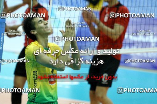 760966, فینال  مسابقات والیبال قهرمانی باشگاه‌های آسیا 2013، ، تهران، سالن دوازده هزار نفری ورزشگاه آزادی، 1392/02/09، کاله ۳ -   ۰