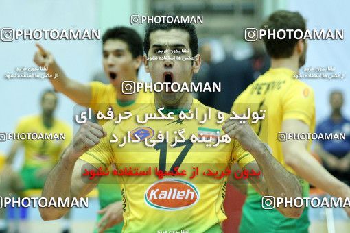 760940, فینال  مسابقات والیبال قهرمانی باشگاه‌های آسیا 2013، ، تهران، سالن دوازده هزار نفری ورزشگاه آزادی، 1392/02/09، کاله ۳ -   ۰