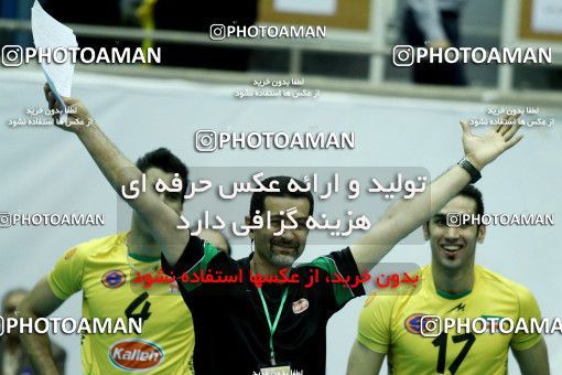 760979, فینال  مسابقات والیبال قهرمانی باشگاه‌های آسیا 2013، ، تهران، سالن دوازده هزار نفری ورزشگاه آزادی، 1392/02/09، کاله ۳ -   ۰
