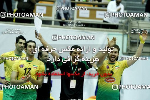 760944, فینال  مسابقات والیبال قهرمانی باشگاه‌های آسیا 2013، ، تهران، سالن دوازده هزار نفری ورزشگاه آزادی، 1392/02/09، کاله ۳ -   ۰