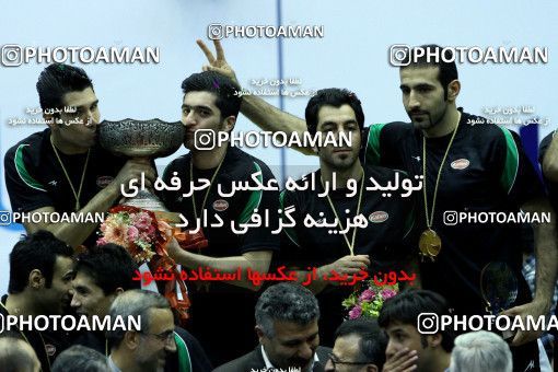 760957, فینال  مسابقات والیبال قهرمانی باشگاه‌های آسیا 2013، ، تهران، سالن دوازده هزار نفری ورزشگاه آزادی، 1392/02/09، کاله ۳ -   ۰