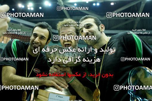 760935, فینال  مسابقات والیبال قهرمانی باشگاه‌های آسیا 2013، ، تهران، سالن دوازده هزار نفری ورزشگاه آزادی، 1392/02/09، کاله ۳ -   ۰