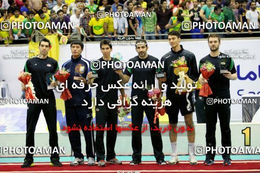 760382, فینال  مسابقات والیبال قهرمانی باشگاه‌های آسیا 2013، ، تهران، سالن دوازده هزار نفری ورزشگاه آزادی، 1392/02/09، کاله ۳ -   ۰