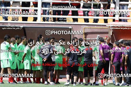 697484, جلسه تمرینی تیم فوتبال پرسپولیس، 1392/03/23، ، تهران، ورزشگاه شهید درفشی فر