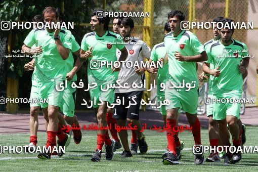 697482, جلسه تمرینی تیم فوتبال پرسپولیس، 1392/03/23، ، تهران، ورزشگاه شهید درفشی فر