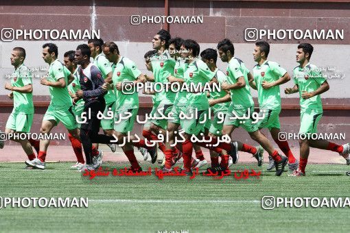 697468, جلسه تمرینی تیم فوتبال پرسپولیس، 1392/03/23، ، تهران، ورزشگاه شهید درفشی فر