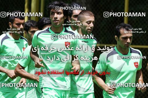 697438, جلسه تمرینی تیم فوتبال پرسپولیس، 1392/03/23، ، تهران، ورزشگاه شهید درفشی فر