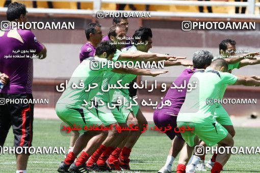 697458, جلسه تمرینی تیم فوتبال پرسپولیس، 1392/03/23، ، تهران، ورزشگاه شهید درفشی فر