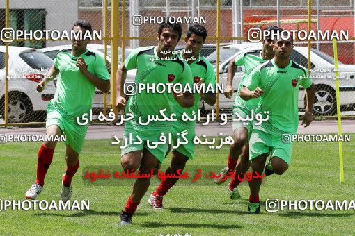 697600, جلسه تمرینی تیم فوتبال پرسپولیس، 1392/03/24، ، تهران، ورزشگاه شهید درفشی فر