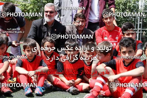 697550, جلسه تمرینی تیم فوتبال پرسپولیس، 1392/03/24، ، تهران، ورزشگاه شهید درفشی فر