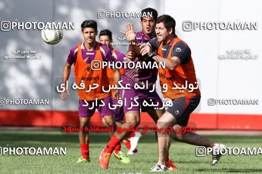 698053, جلسه تمرینی تیم فوتبال پرسپولیس، 1392/03/27، ، تهران، ورزشگاه شهید درفشی فر