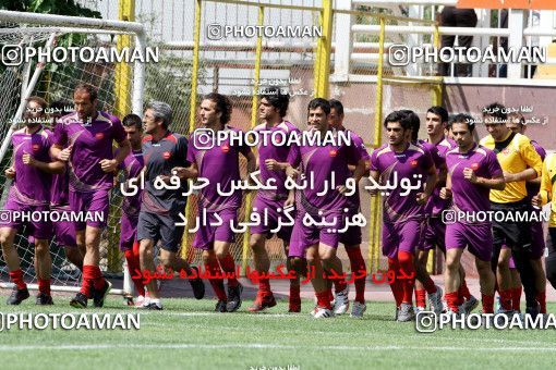 699066, جلسه تمرینی تیم فوتبال پرسپولیس، 1392/04/08، ، تهران، ورزشگاه شهید درفشی فر