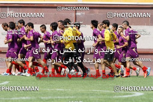 698996, جلسه تمرینی تیم فوتبال پرسپولیس، 1392/04/08، ، تهران، ورزشگاه شهید درفشی فر