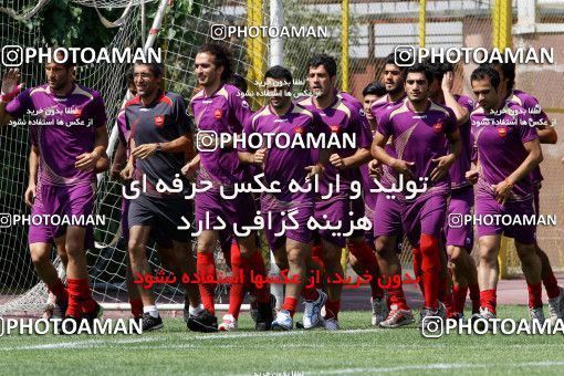 698982, جلسه تمرینی تیم فوتبال پرسپولیس، 1392/04/08، ، تهران، ورزشگاه شهید درفشی فر