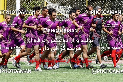 698956, جلسه تمرینی تیم فوتبال پرسپولیس، 1392/04/08، ، تهران، ورزشگاه شهید درفشی فر