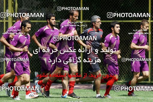 698988, جلسه تمرینی تیم فوتبال پرسپولیس، 1392/04/08، ، تهران، ورزشگاه شهید درفشی فر