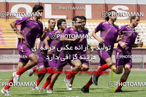 698942, جلسه تمرینی تیم فوتبال پرسپولیس، 1392/04/08، ، تهران، ورزشگاه شهید درفشی فر
