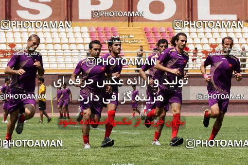 698972, جلسه تمرینی تیم فوتبال پرسپولیس، 1392/04/08، ، تهران، ورزشگاه شهید درفشی فر