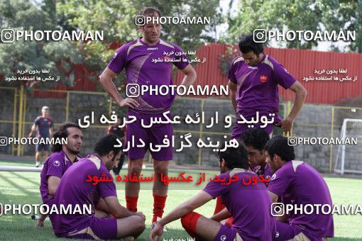 700450, جلسه تمرینی تیم فوتبال پرسپولیس، 1392/04/18، ، تهران، ورزشگاه شهید درفشی فر