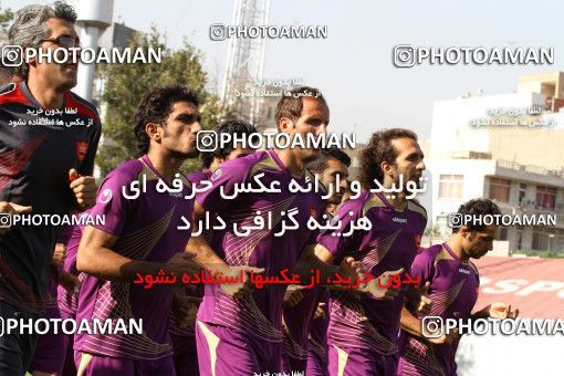 700469, جلسه تمرینی تیم فوتبال پرسپولیس، 1392/04/18، ، تهران، ورزشگاه شهید درفشی فر