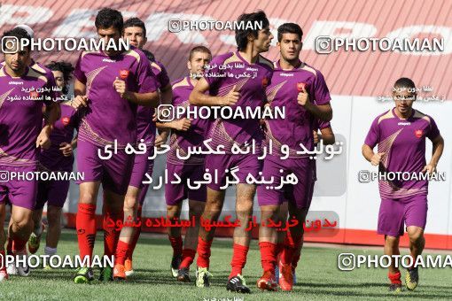 700437, جلسه تمرینی تیم فوتبال پرسپولیس، 1392/04/18، ، تهران، ورزشگاه شهید درفشی فر