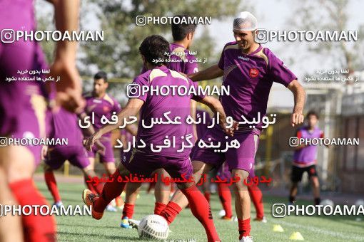 700428, جلسه تمرینی تیم فوتبال پرسپولیس، 1392/04/18، ، تهران، ورزشگاه شهید درفشی فر