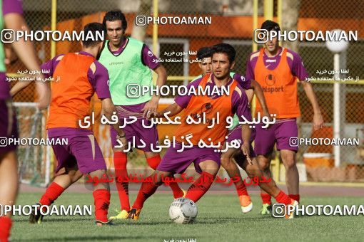 700410, جلسه تمرینی تیم فوتبال پرسپولیس، 1392/04/18، ، تهران، ورزشگاه شهید درفشی فر