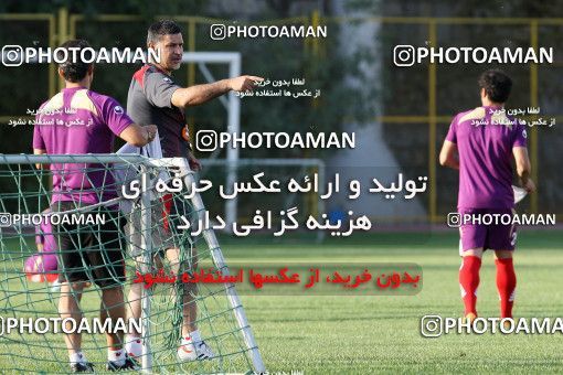 702027, جلسه تمرینی تیم فوتبال پرسپولیس، 1392/05/28، ، تهران، ورزشگاه شهید درفشی فر