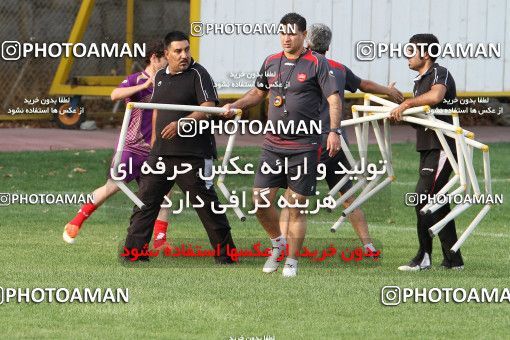 702232, جلسه تمرینی تیم فوتبال پرسپولیس، 1392/06/11، ، تهران، ورزشگاه شهید درفشی فر