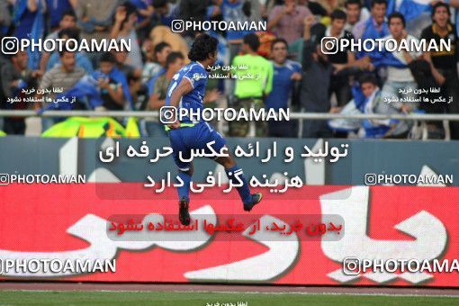 710184, Tehran, [*parameter:4*], لیگ برتر فوتبال ایران، Persian Gulf Cup، Week 11، First Leg، Esteghlal 1 v 0 Persepolis on 2010/10/15 at Azadi Stadium