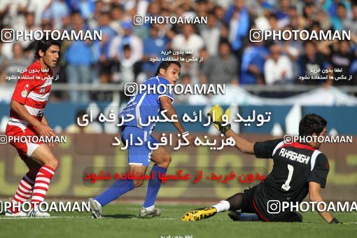 710537, Tehran, [*parameter:4*], لیگ برتر فوتبال ایران، Persian Gulf Cup، Week 11، First Leg، Esteghlal 1 v 0 Persepolis on 2010/10/15 at Azadi Stadium