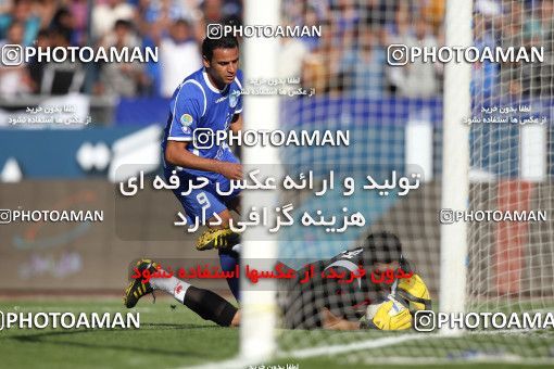 710742, Tehran, [*parameter:4*], لیگ برتر فوتبال ایران، Persian Gulf Cup، Week 11، First Leg، Esteghlal 1 v 0 Persepolis on 2010/10/15 at Azadi Stadium