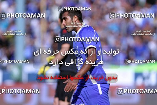 758714, Tehran, [*parameter:4*], لیگ برتر فوتبال ایران، Persian Gulf Cup، Week 11، First Leg، Esteghlal 1 v 0 Persepolis on 2010/10/15 at Azadi Stadium