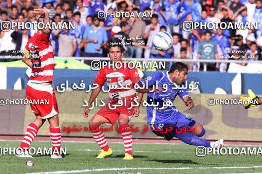 758752, Tehran, [*parameter:4*], لیگ برتر فوتبال ایران، Persian Gulf Cup، Week 11، First Leg، Esteghlal 1 v 0 Persepolis on 2010/10/15 at Azadi Stadium