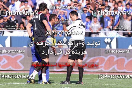 758755, Tehran, [*parameter:4*], لیگ برتر فوتبال ایران، Persian Gulf Cup، Week 11، First Leg، Esteghlal 1 v 0 Persepolis on 2010/10/15 at Azadi Stadium