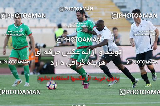 716765, Tehran, , International friendly match، Iran&#039;s Stars 1 - 4  on 2016/08/25 at Azadi Stadium