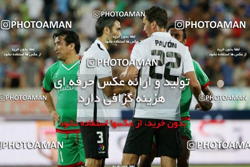 716553, Tehran, , International friendly match، Iran&#039;s Stars 1 - 4  on 2016/08/25 at Azadi Stadium