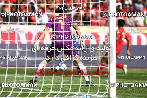 721032, Tehran, Iran, لیگ برتر فوتبال ایران، Persian Gulf Cup، Week 9، First Leg، Persepolis 1 v 1 Esteghlal on 2009/10/02 at Azadi Stadium