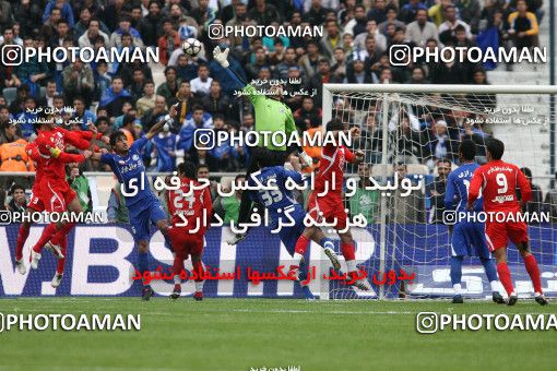 722646, Tehran, Iran, لیگ برتر فوتبال ایران، Persian Gulf Cup، Week 26، Second Leg، Persepolis 2 v 1 Esteghlal on 2010/02/03 at Azadi Stadium