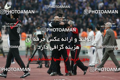 722721, Tehran, Iran, لیگ برتر فوتبال ایران، Persian Gulf Cup، Week 26، Second Leg، Persepolis 2 v 1 Esteghlal on 2010/02/03 at Azadi Stadium