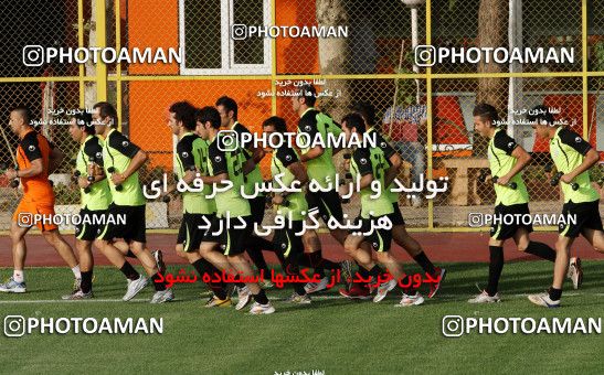 724070, جلسه تمرینی تیم فوتبال پرسپولیس, 1391/04/03, , تهران, ورزشگاه شهید درفشی فر