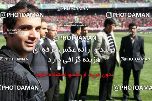 724482, لیگ برتر فوتبال ایران، Persian Gulf Cup، Week 26، Second Leg، 2009/02/13، Tehran، Azadi Stadium، Esteghlal 1 - ۱ Persepolis