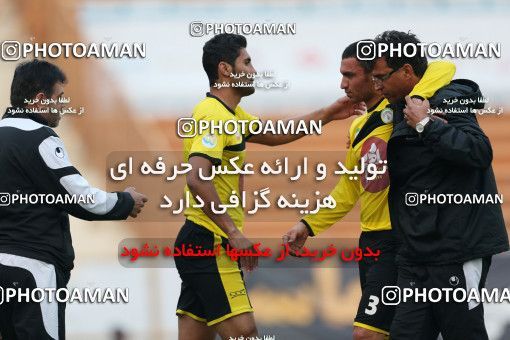 733389, Tehran, [*parameter:4*], لیگ برتر فوتبال ایران، Persian Gulf Cup، Week 17، First Leg، Rah Ahan 1 v 1 Fajr-e Sepasi Shiraz on 2012/12/03 at Enghelab Stadium