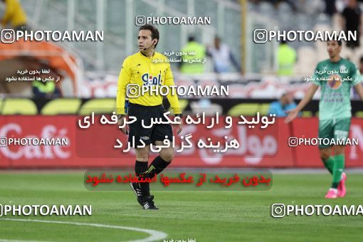 734687, Tehran, [*parameter:4*], لیگ برتر فوتبال ایران، Persian Gulf Cup، Week 29، Second Leg، Persepolis 3 v 3 Zob Ahan Esfahan on 2017/04/29 at Azadi Stadium