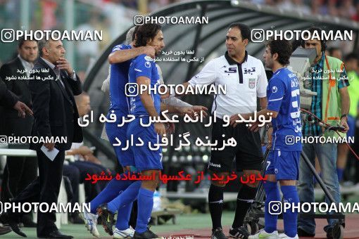 759006, Tehran, [*parameter:4*], لیگ برتر فوتبال ایران، Persian Gulf Cup، Week 6، First Leg، Esteghlal 2 v 3 Tractor Sazi on 2011/09/09 at Azadi Stadium