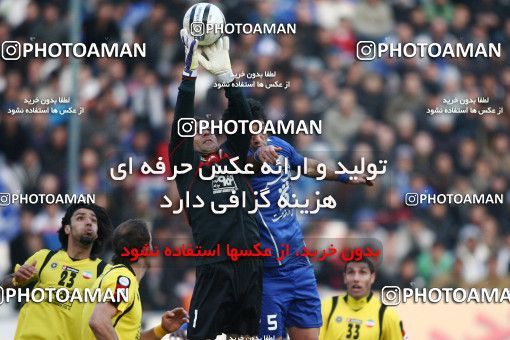 742147, Tehran, [*parameter:4*], لیگ برتر فوتبال ایران، Persian Gulf Cup، Week 18، Second Leg، Esteghlal 1 v 1 Sepahan on 2012/01/06 at Azadi Stadium