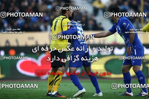 742043, Tehran, [*parameter:4*], لیگ برتر فوتبال ایران، Persian Gulf Cup، Week 18، Second Leg، Esteghlal 1 v 1 Sepahan on 2012/01/06 at Azadi Stadium
