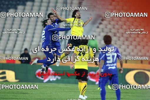 742070, Tehran, [*parameter:4*], لیگ برتر فوتبال ایران، Persian Gulf Cup، Week 18، Second Leg، Esteghlal 1 v 1 Sepahan on 2012/01/06 at Azadi Stadium